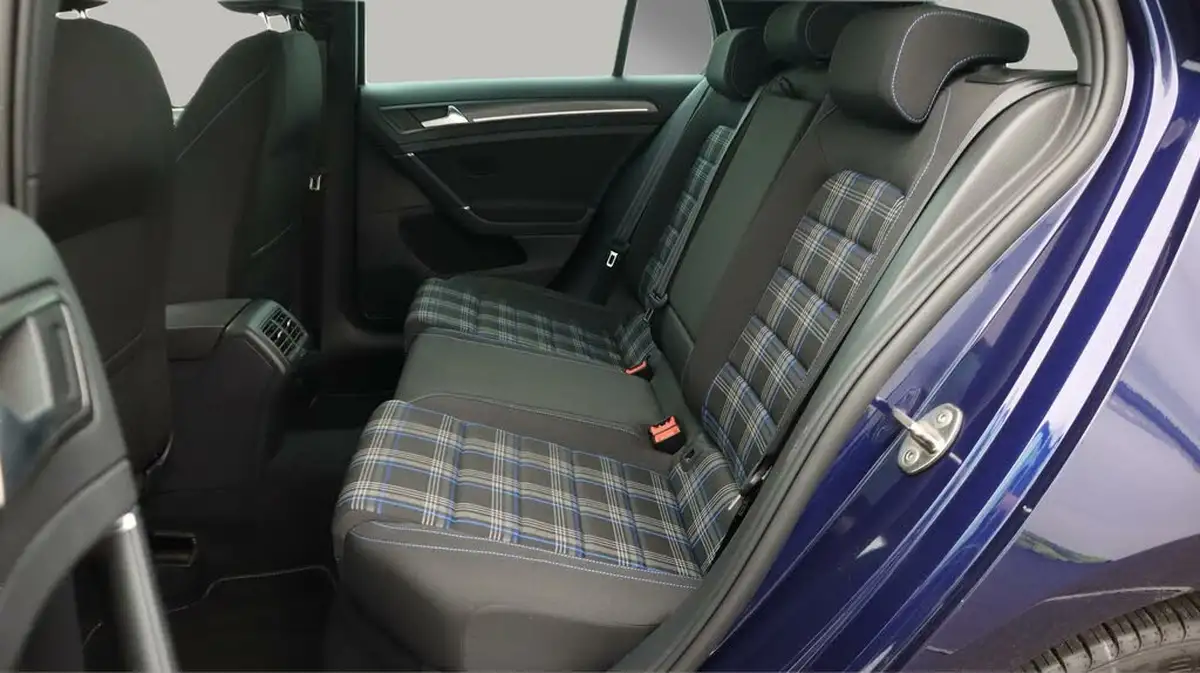 2020-volkswagen-golf-14-tsi-gte-advance-big-16