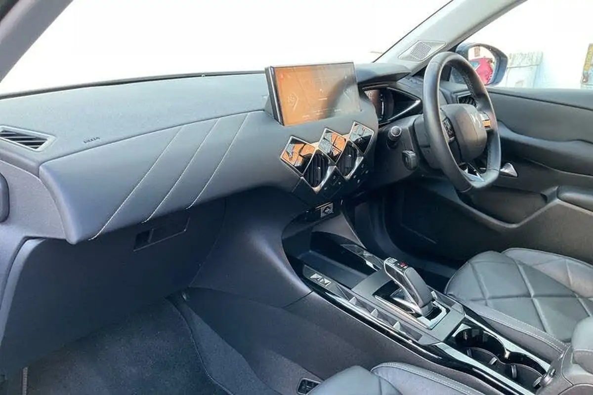 2022-ds-ds-3-crossback-e-tense-rivoli-big-17