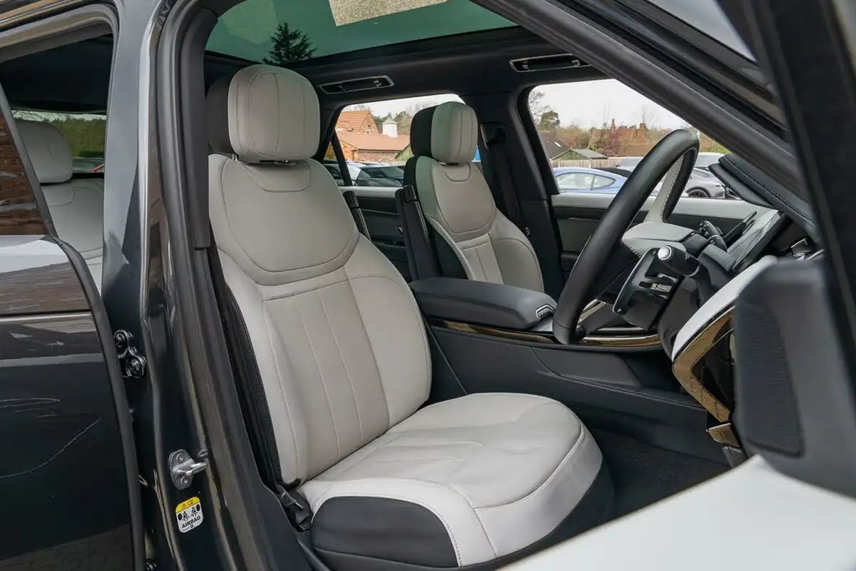 2023-land-rover-range-rover-sport-30-d300-dynamic-se-big-24
