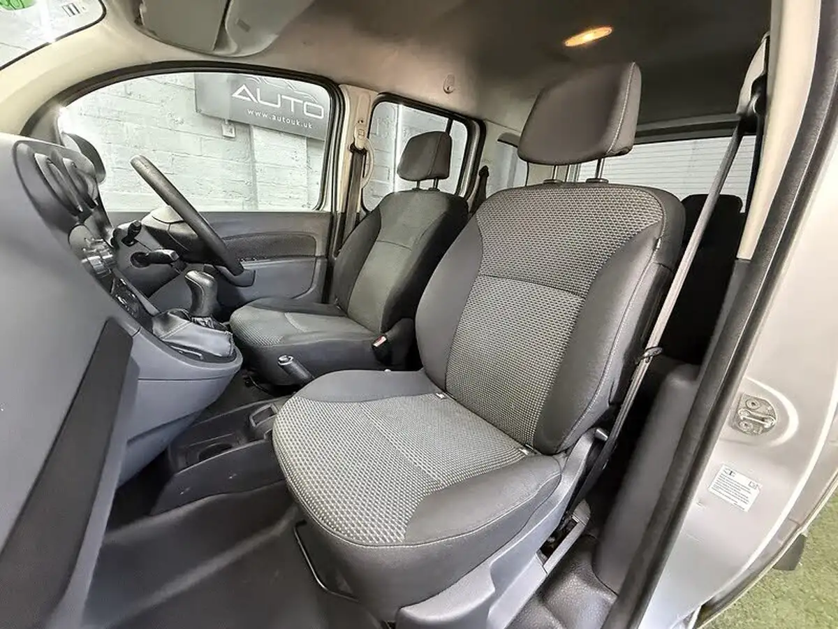 2017-mercedes-benz-citan-15-cdi-109-15cdi-extra-long-blue-f-traveliner-7-seats-big-37