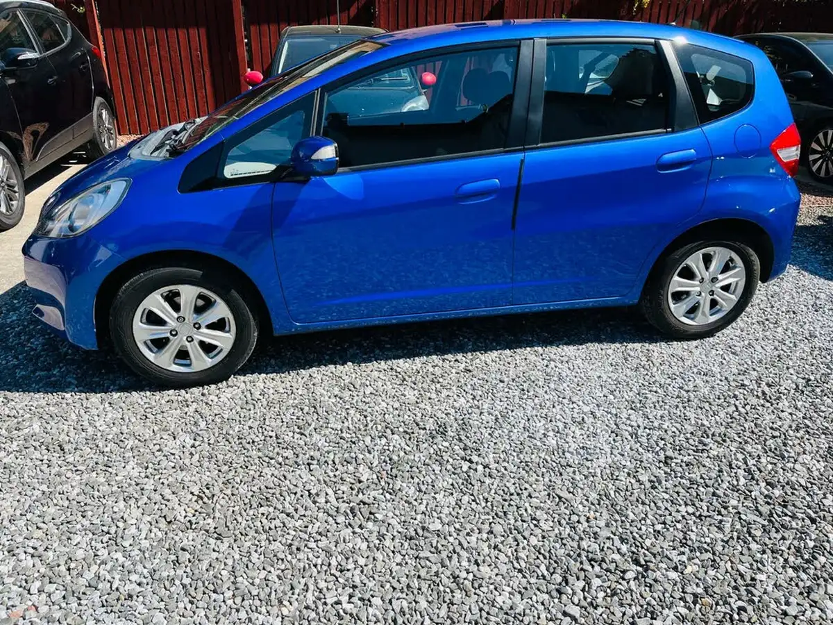 2012-honda-jazz-14-es-big-11