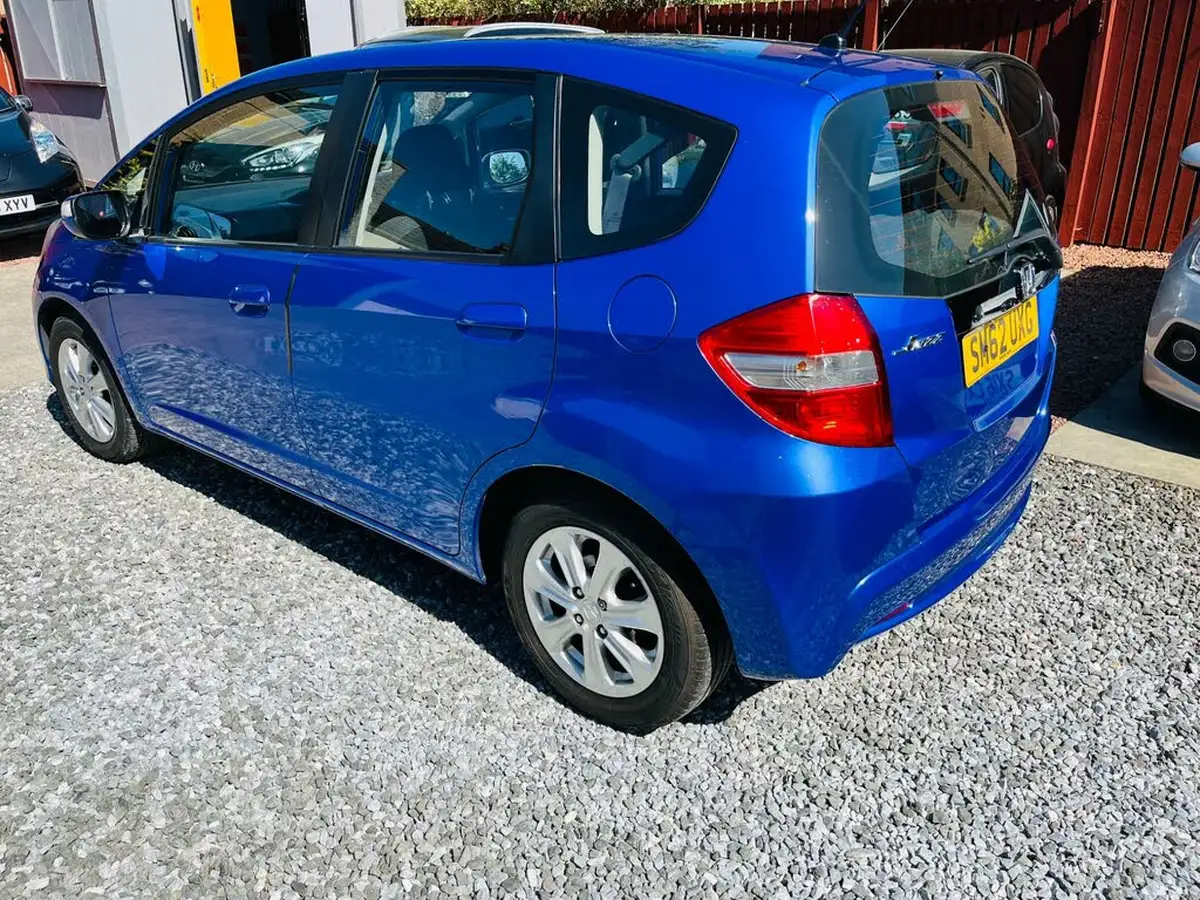2012-honda-jazz-14-es-big-7