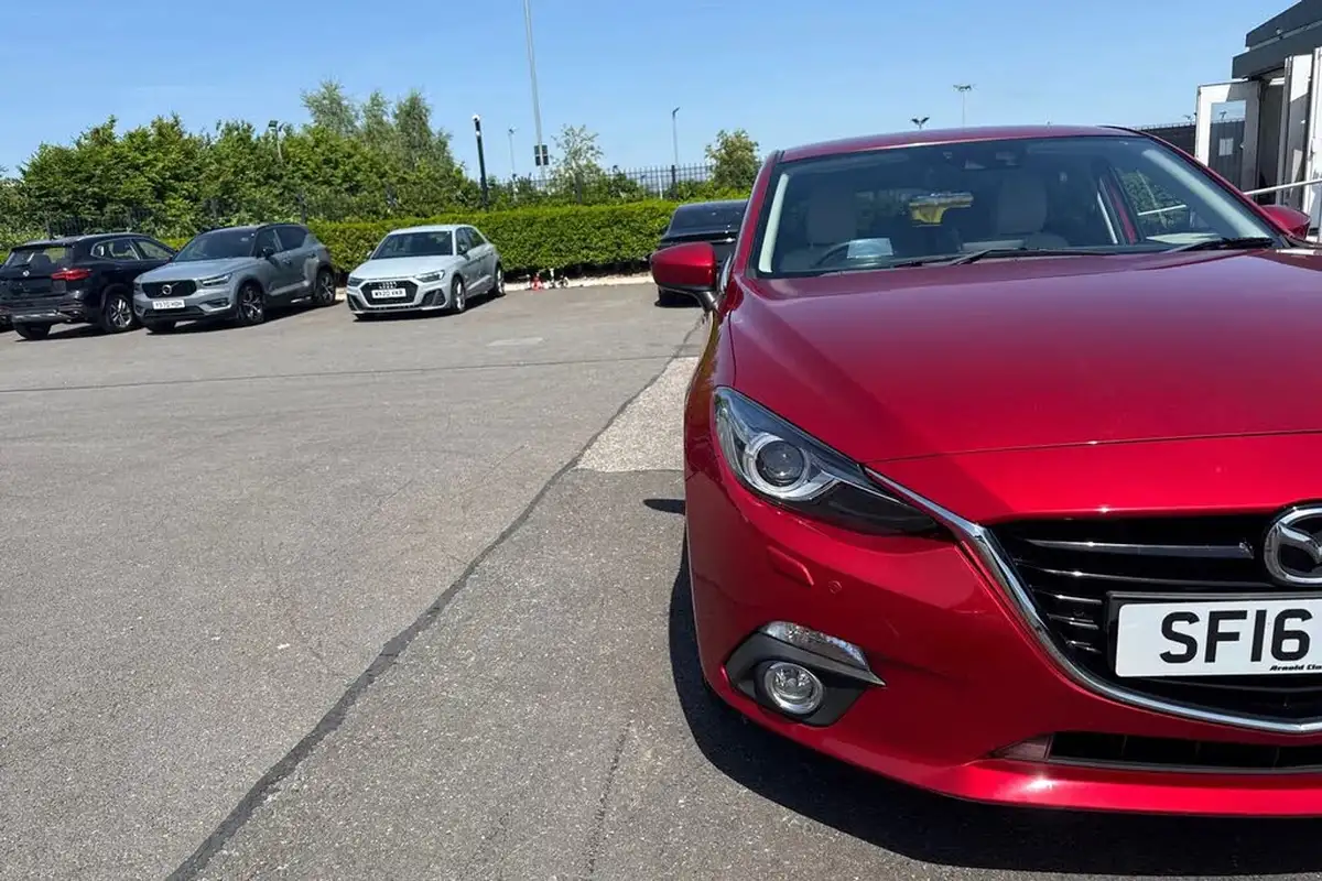 2016-mazda-mazda3-20-sport-nav-120ps-skyactiv-g-hatchback-5d-big-23