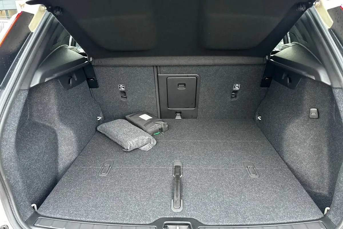 2024-volvo-xc40-20-b3-plus-big-7