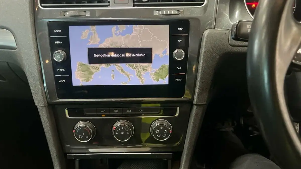 2019-volkswagen-golf-10-tsi-match-hatchback-5d-big-12