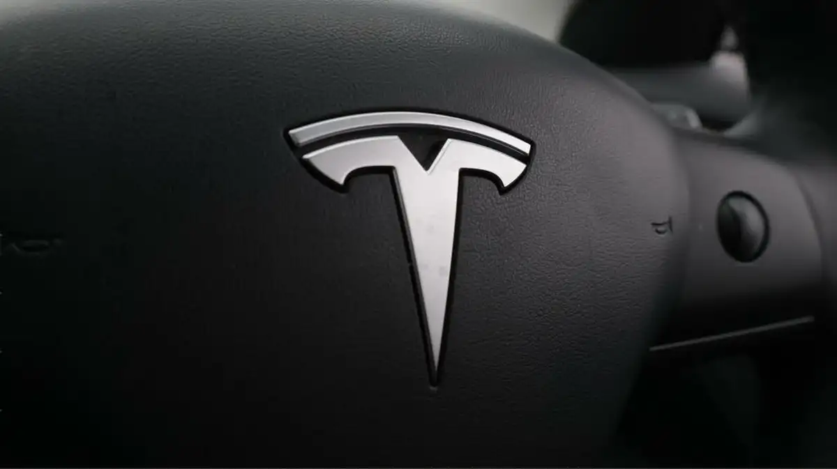 2022-tesla-model-3-e-long-range-big-23