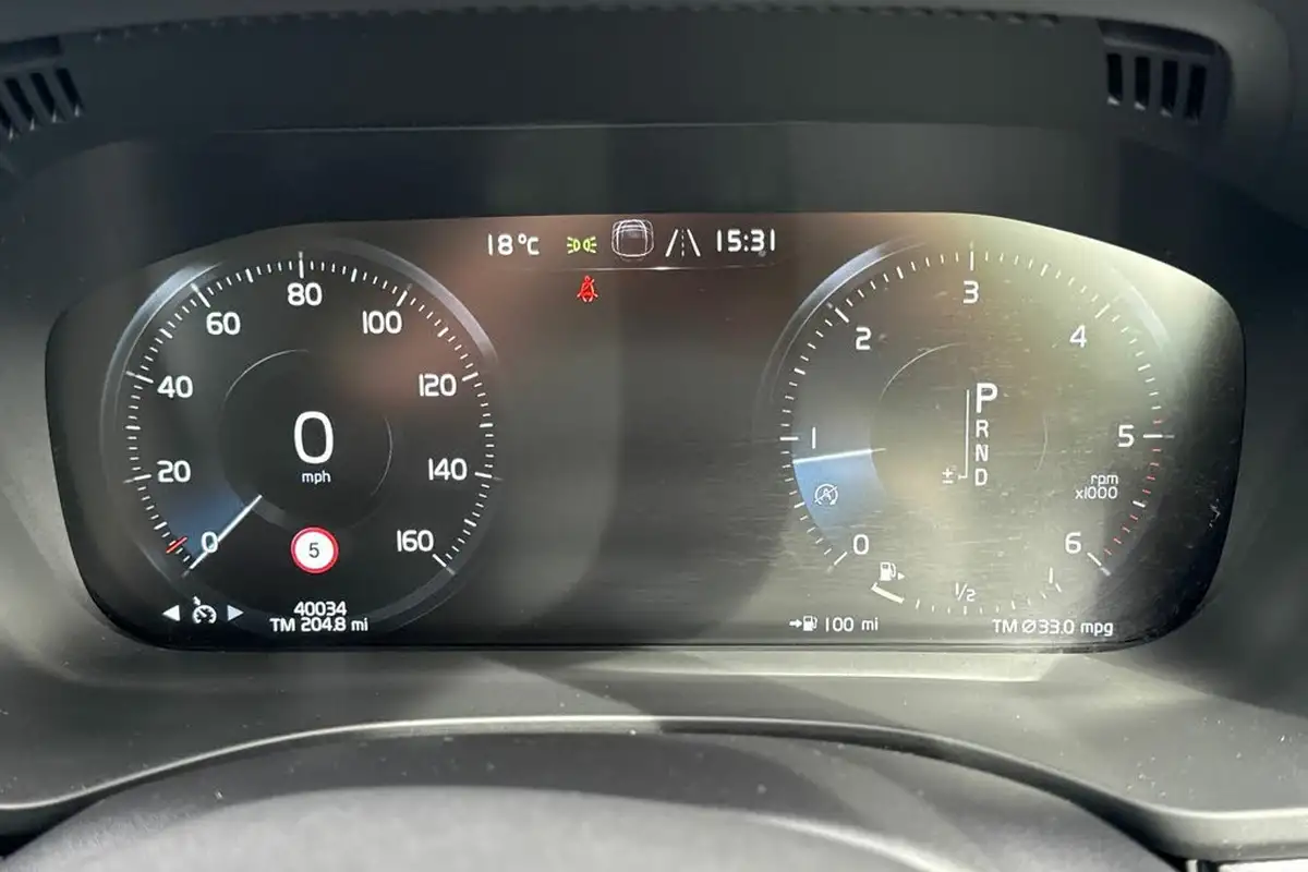 2020-volvo-xc60-20td-d4-momentum-big-6