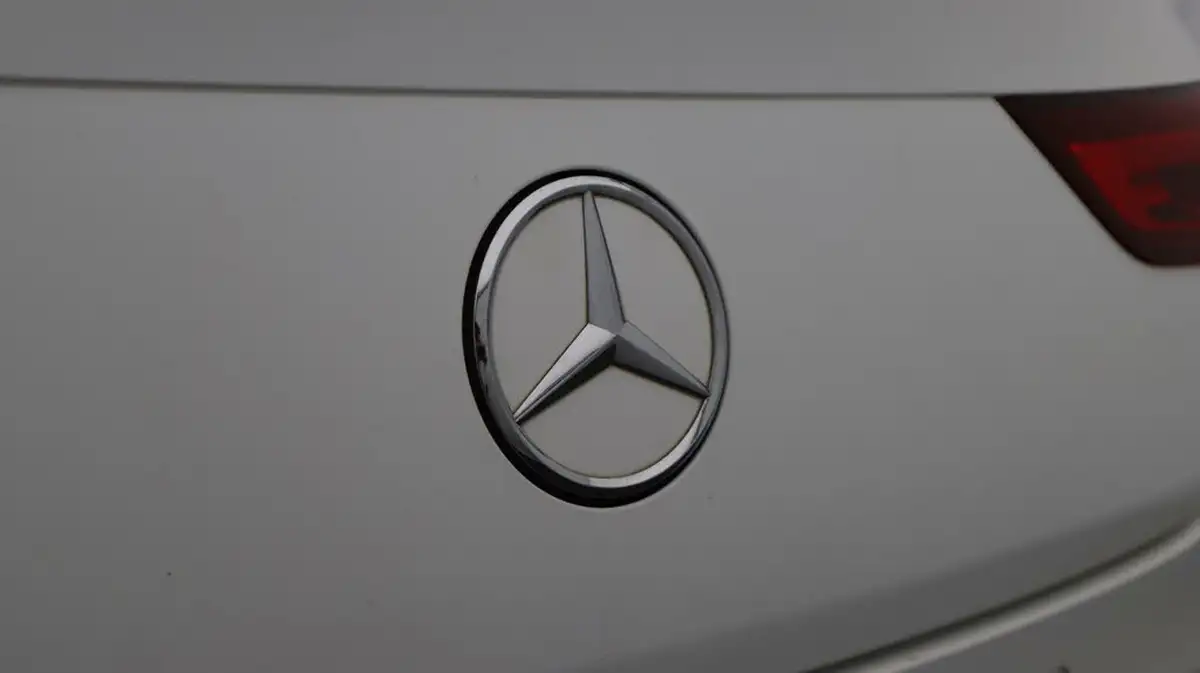 2020-mercedes-benz-cla-13-cla-180-amg-line-premium-plus-coupe-4d-big-21