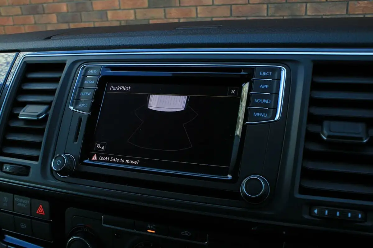 2019-volkswagen-transporter-big-20