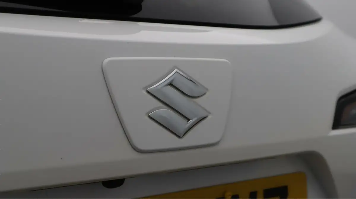 2023-suzuki-swace-18-motion-big-21