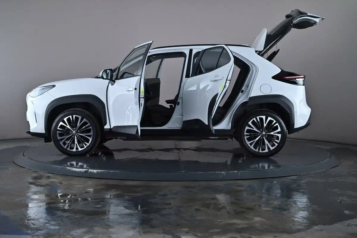 2023-toyota-yaris-cross-15-vvt-i-excel-awd-i-big-50