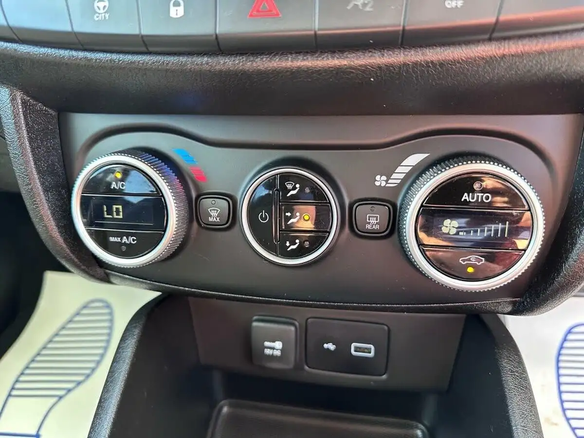 2021-fiat-tipo-10-life-hatchback-big-29