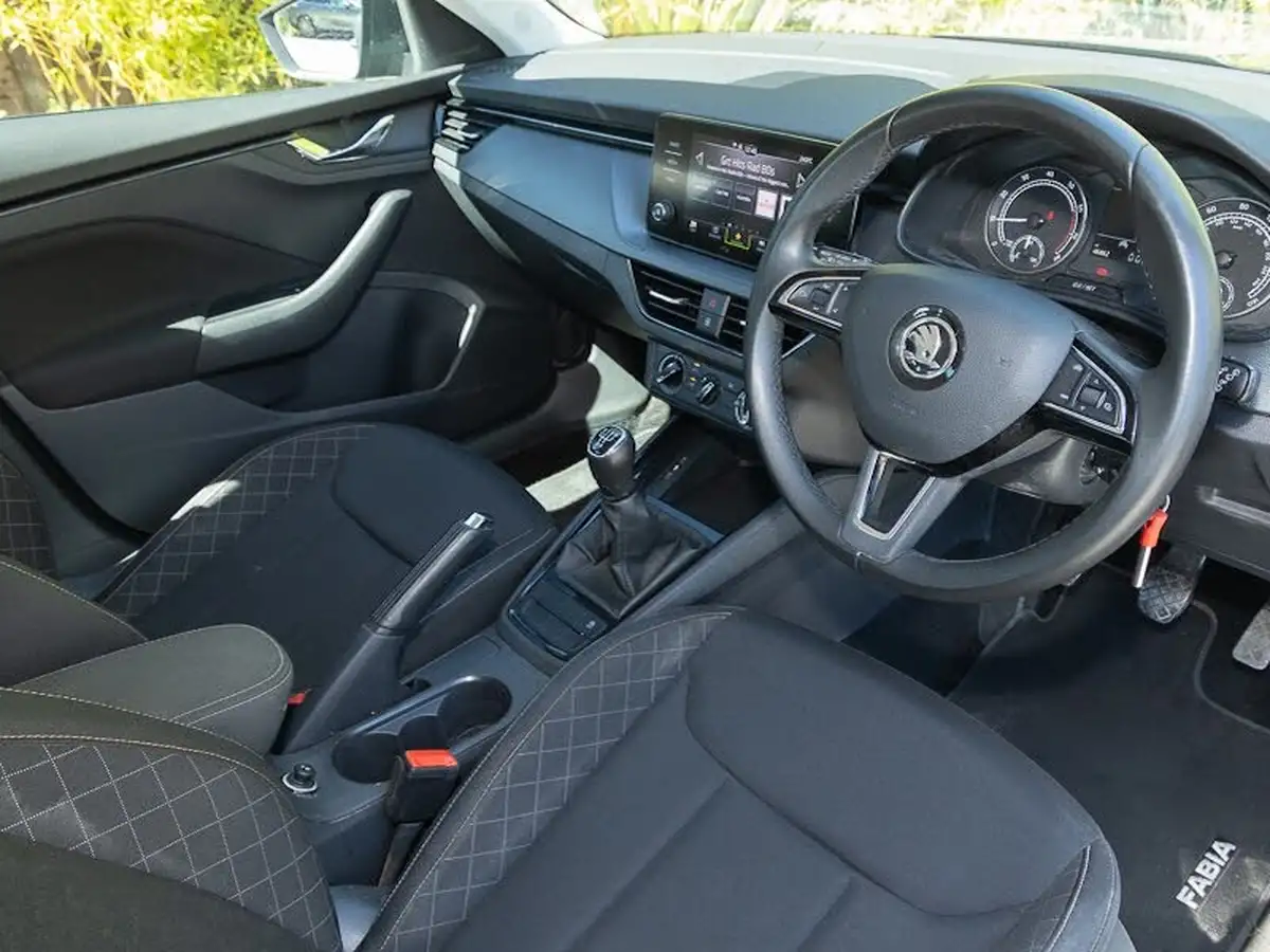 2020-skoda-kamiq-10-tsi-se-95ps-big-9