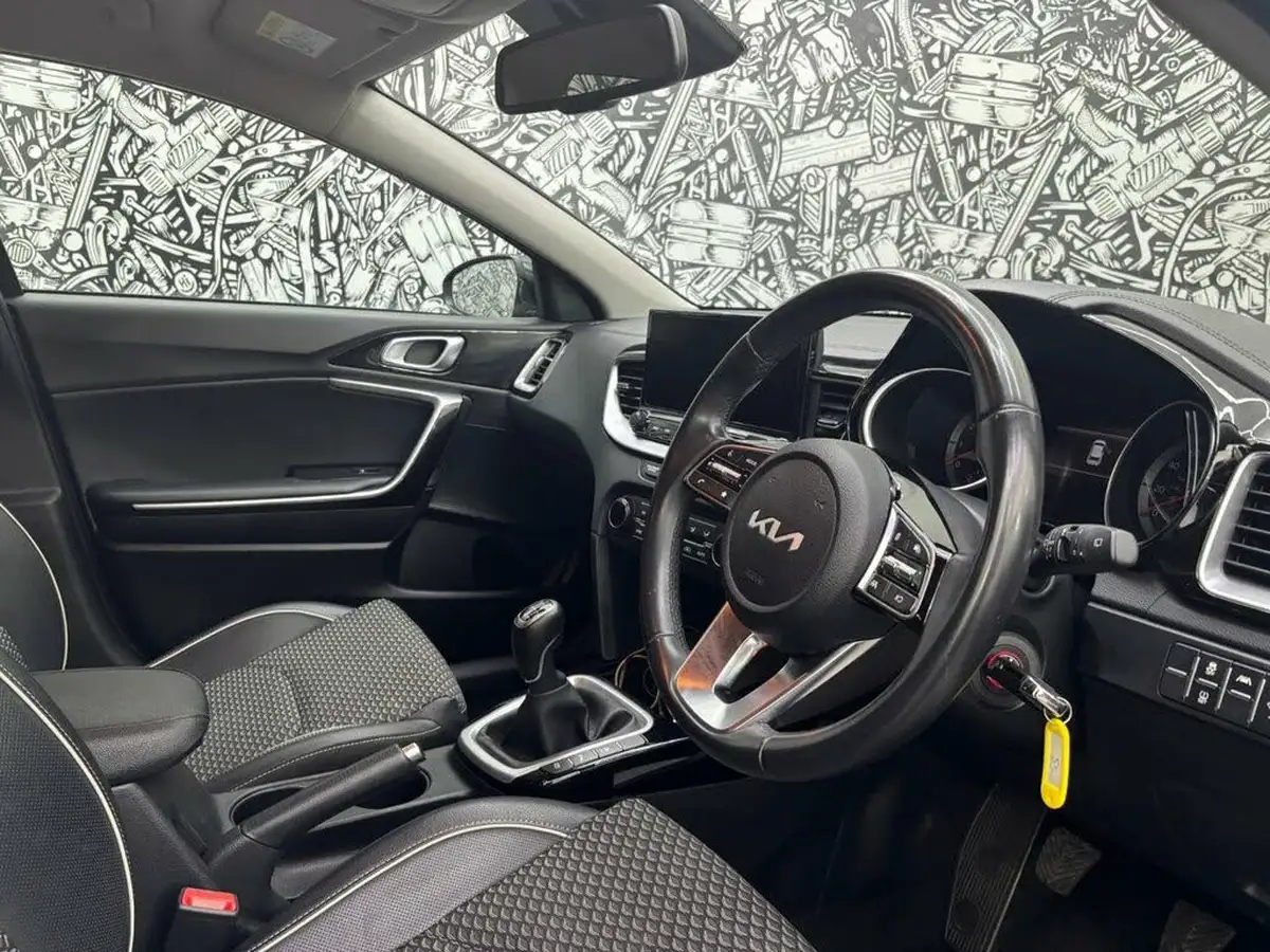 2022-kia-ceed-15-t-gdi-3-hatchback-big-27