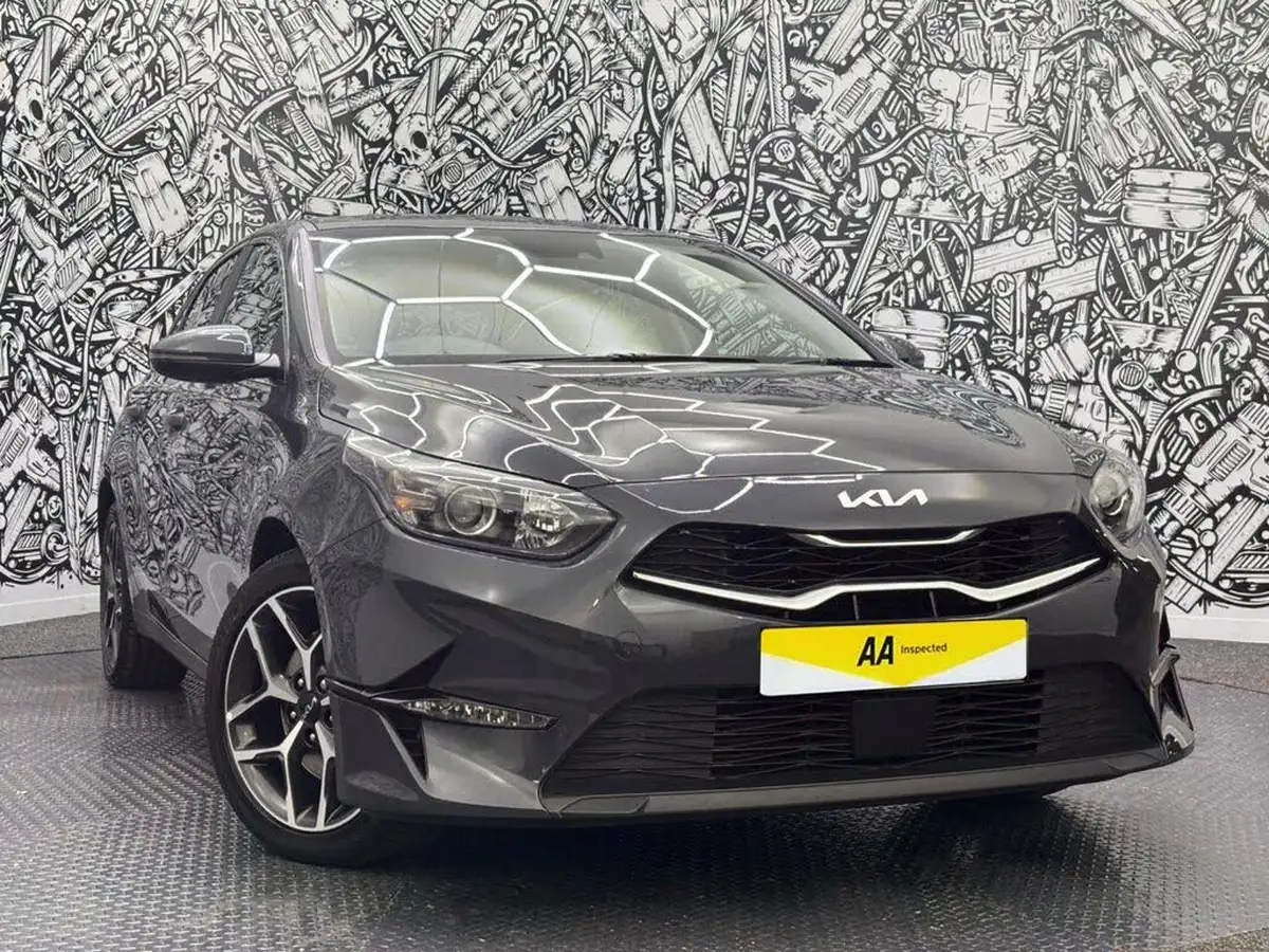2022-kia-ceed-15-t-gdi-3-hatchback-big-3
