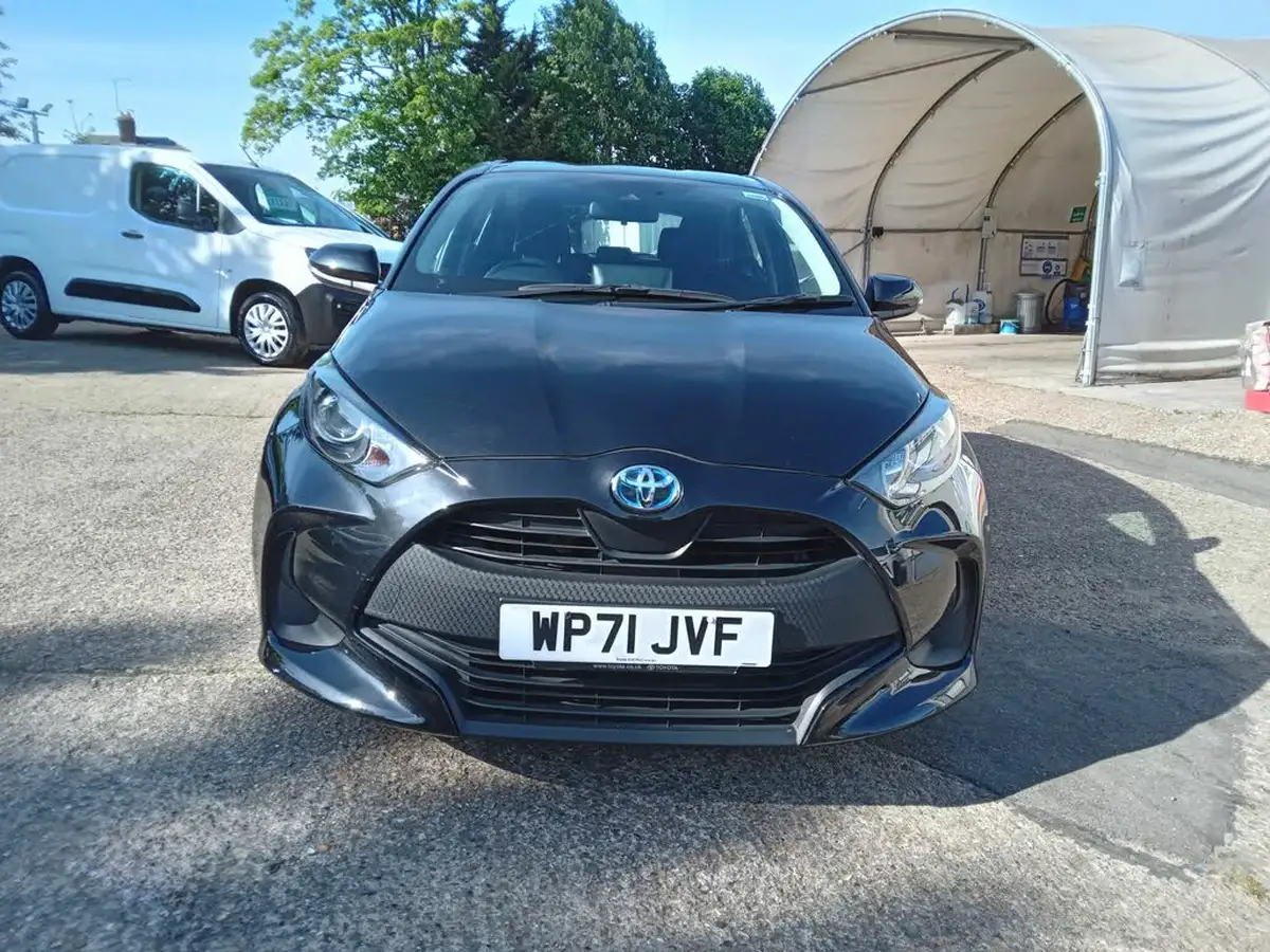 2021-toyota-yaris-15-vvt-i-icon-114bhp-hybrid-1490cc-e-cvt-big-2