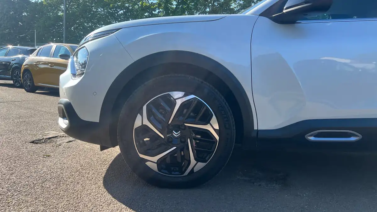 2024-citroen-c4-x-12-puretech-max-130ps-ss-eat8-big-16