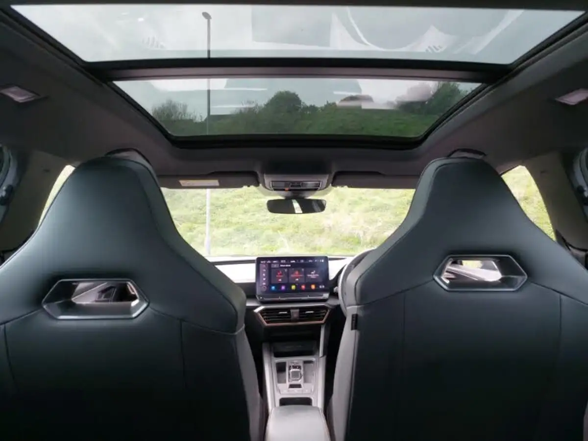 2021-cupra-formentor-14-e-hybrid-vz2-big-17