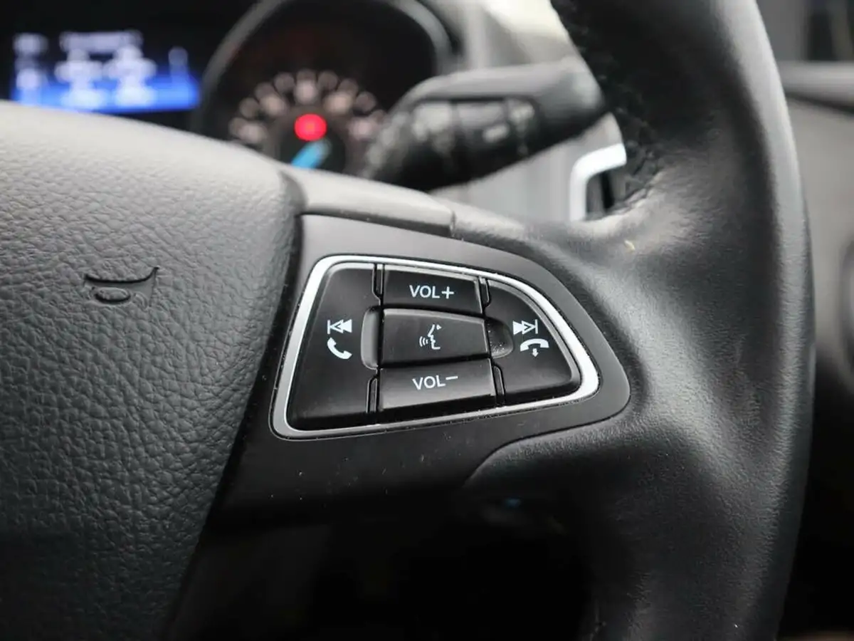 2018-ford-focus-10t-titanium-x-125ps-hatchback-big-35