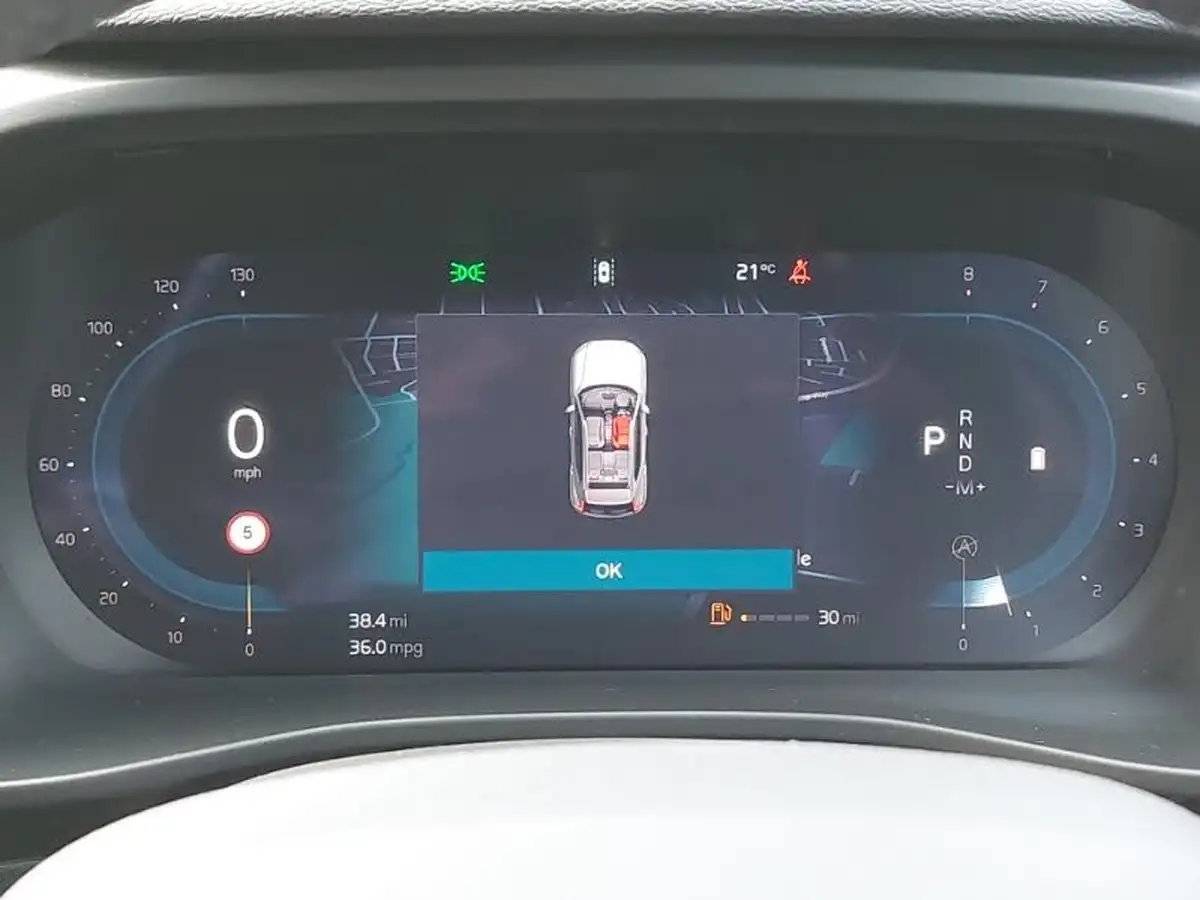 2024-volvo-xc40-20-b3-plus-big-18