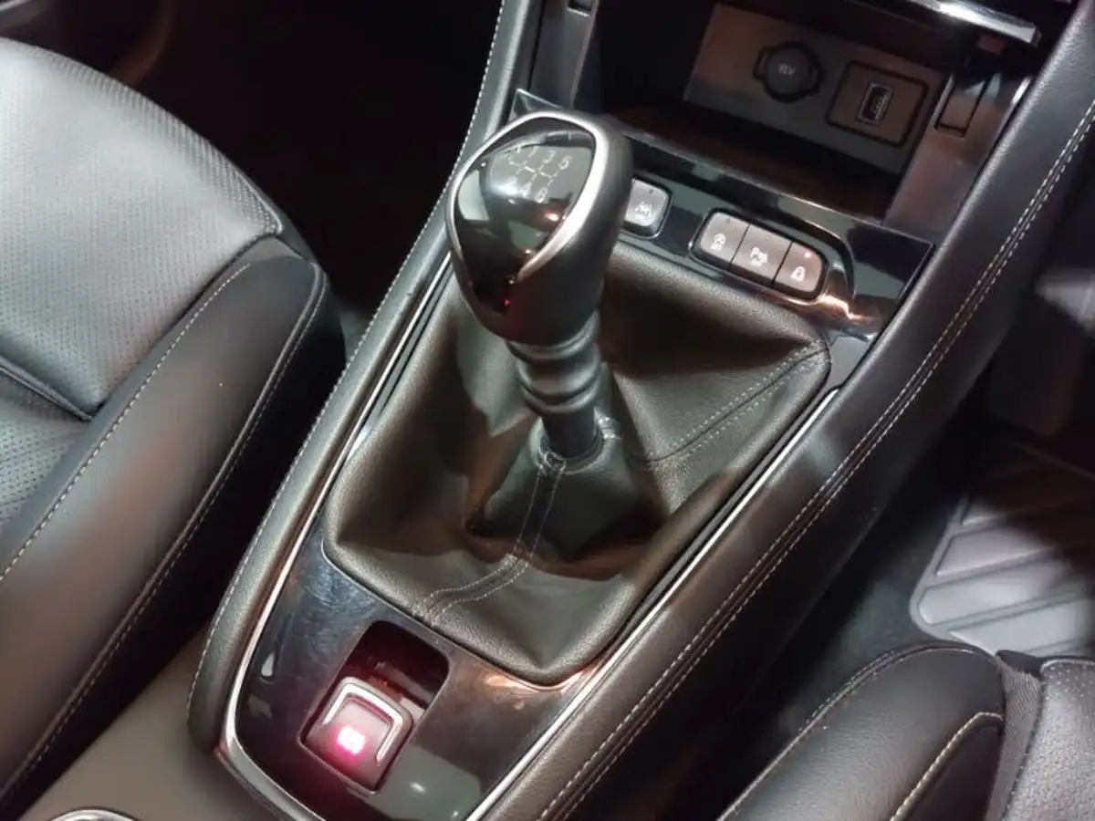 2019-vauxhall-grandland-x-12-elite-nav-ss-big-13