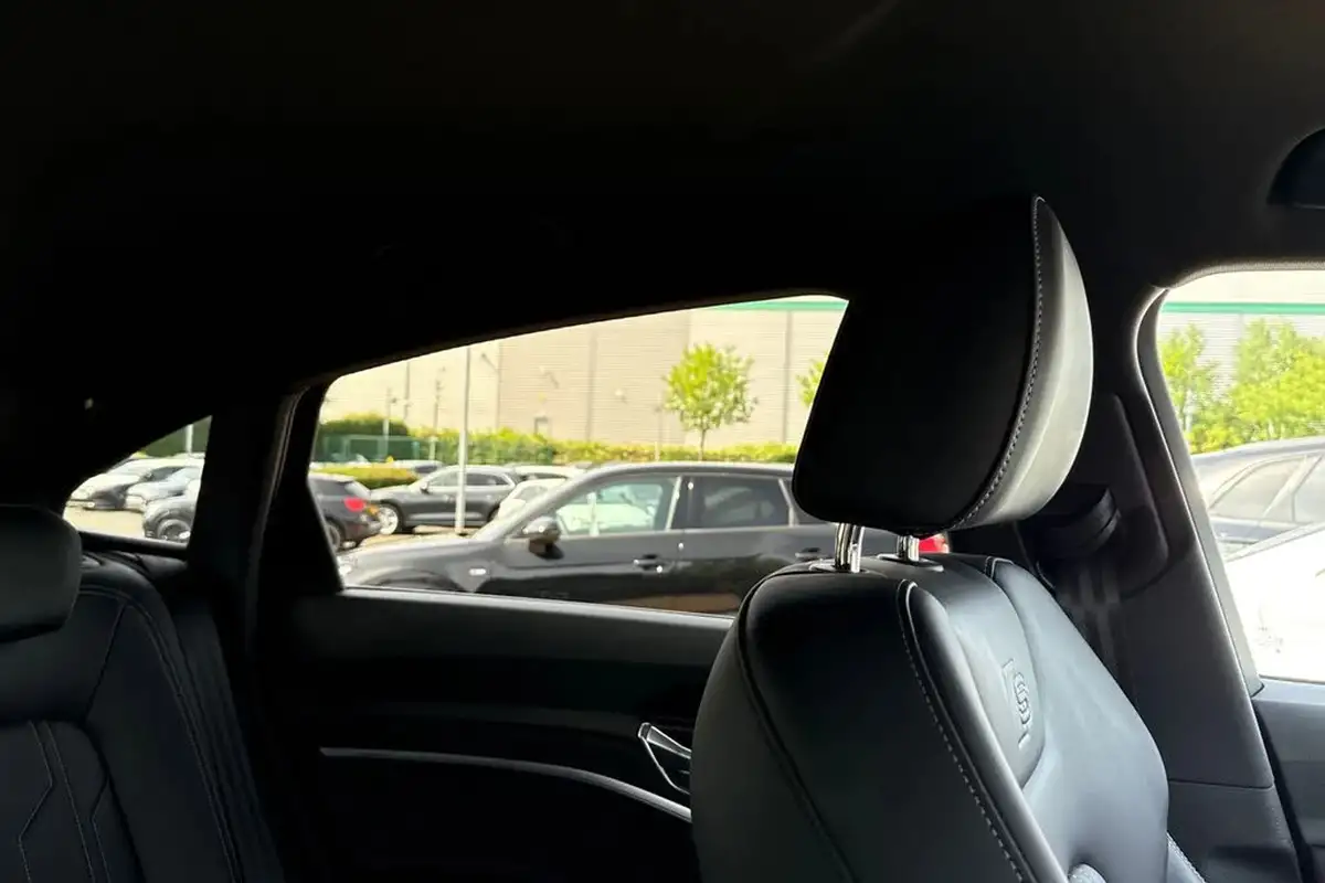 2023-audi-e-tron-55e-black-edition-sportback-big-60