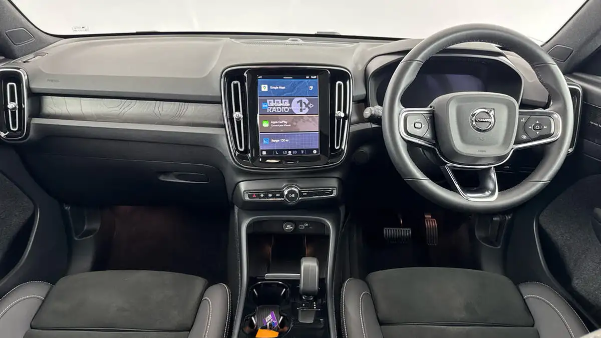 2022-volvo-c40-e-twin-recharge-pro-big-10