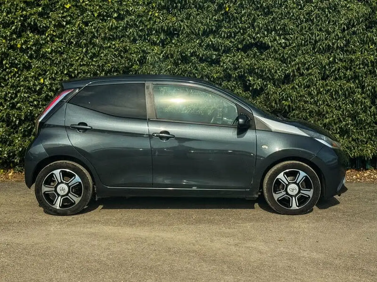 2016-toyota-aygo-10-vvt-i-x-clusiv-5d-big-32