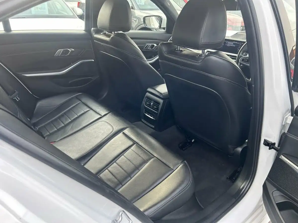 2019-bmw-3-series-20-330e-m-sport-plus-pack-big-30