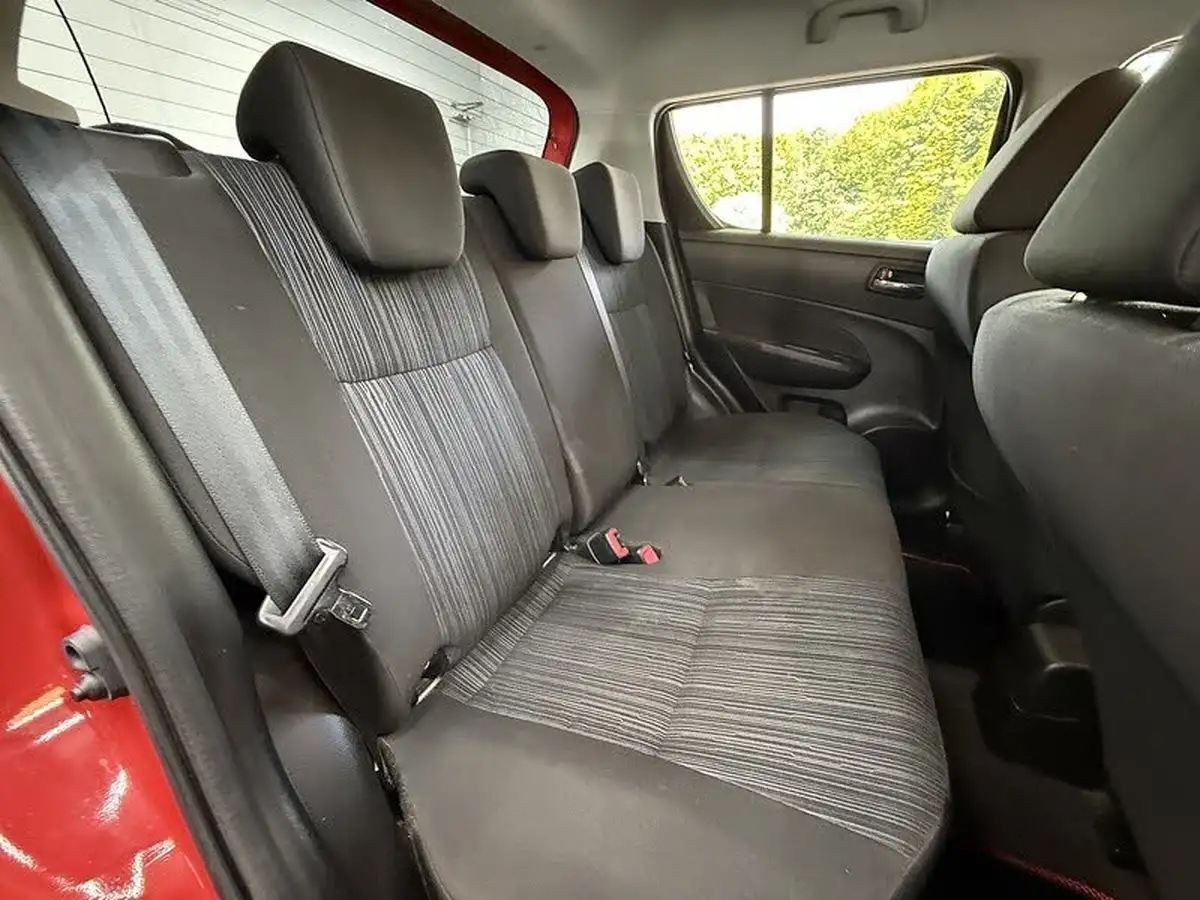 2014-suzuki-swift-12-sz4-94ps-nav-5d-big-41