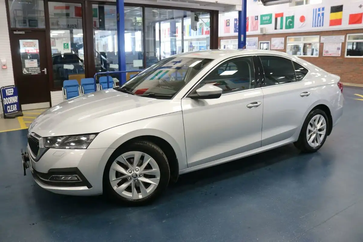 2021-skoda-octavia-15-tsi-se-l-hatchback-big-2