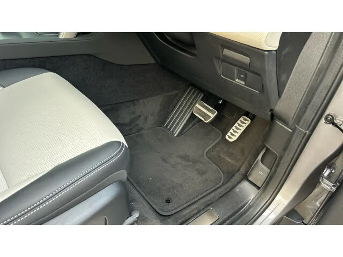 2024-land-rover-discovery-sport-20-d200-dynamic-se-big-38