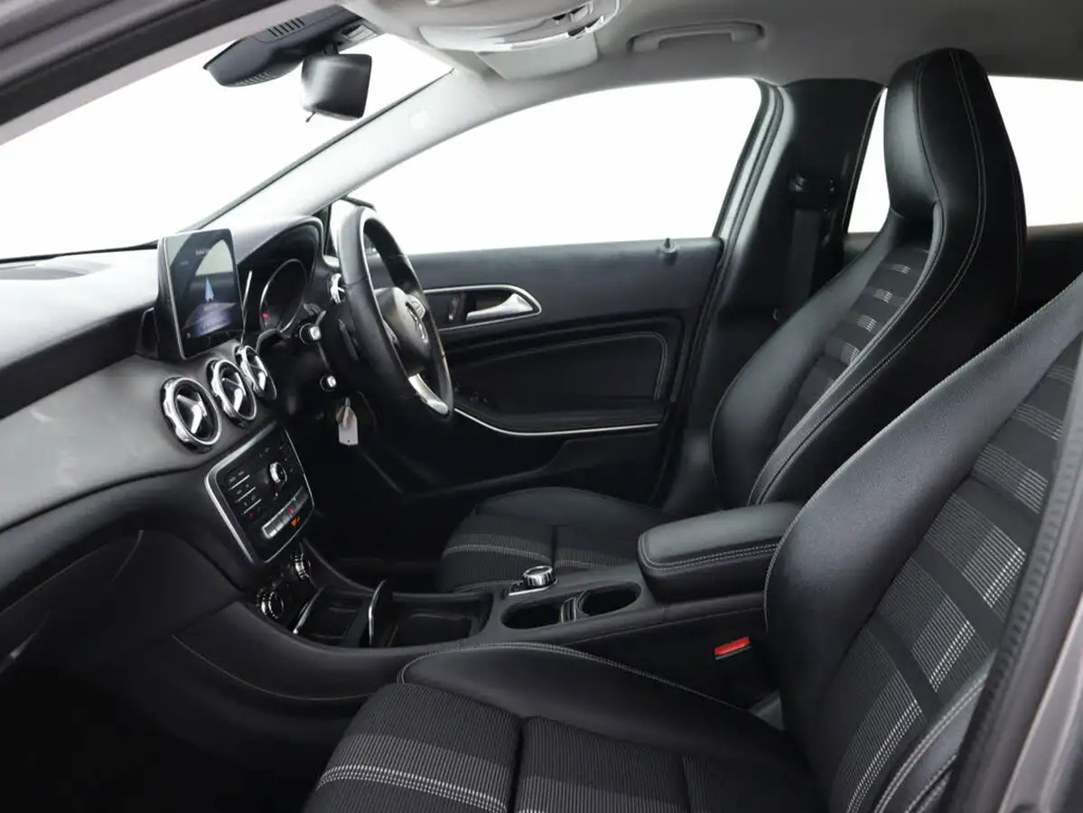 2020-mercedes-benz-gla-class-16-gla-180-urban-edition-7g-dct-big-44