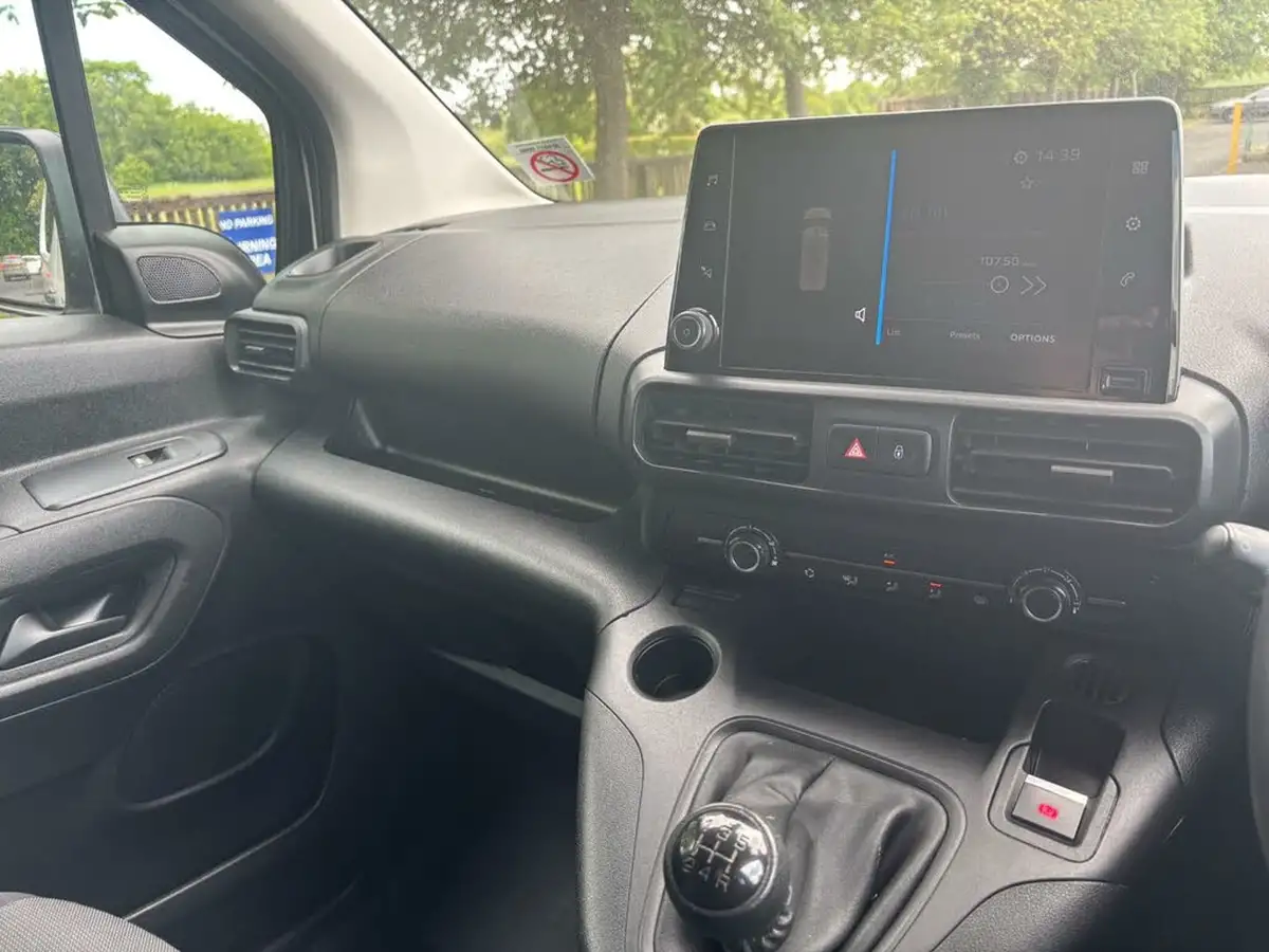 2021-peugeot-partner-15-bluehdi-950-professional-100ps-eu6dt-long-panel-big-12