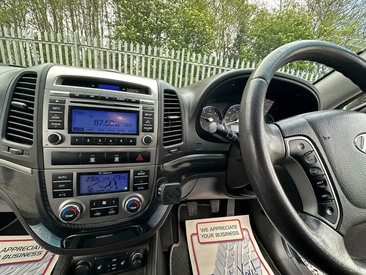 2012-hyundai-santa-fe-22td-premium-7st-big-20