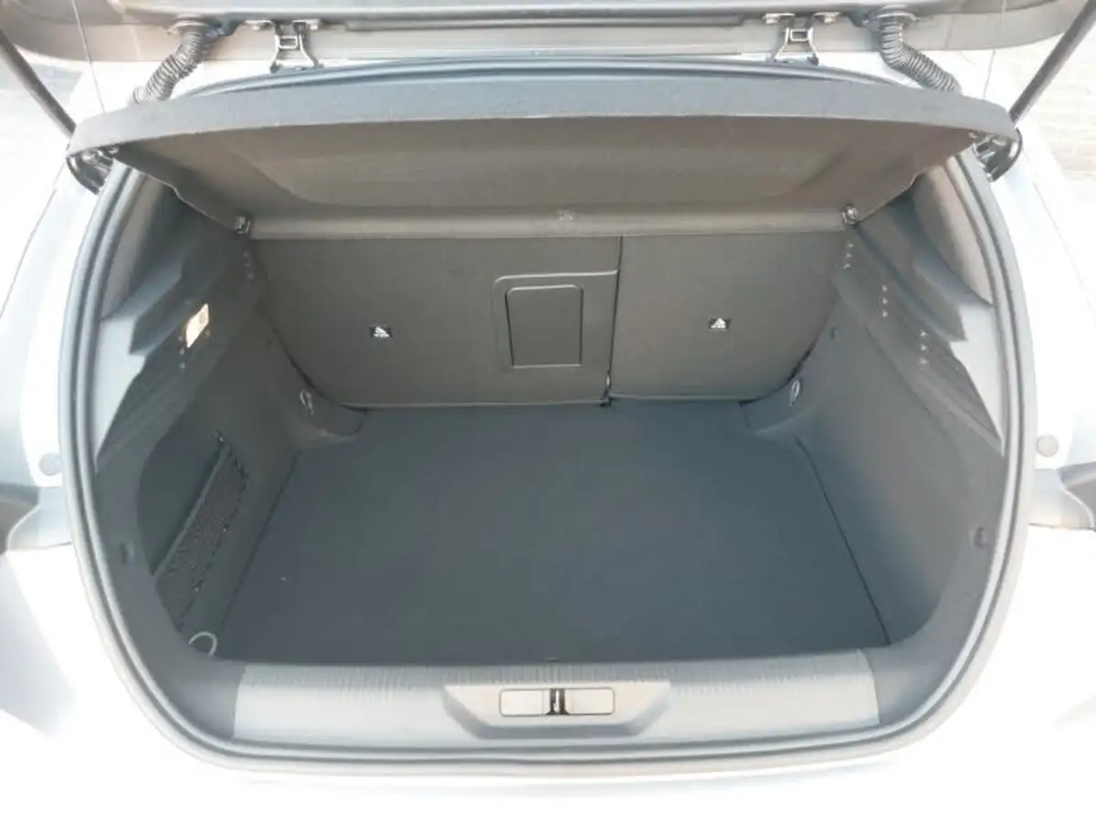 2024-peugeot-308-12-puretech-allure-130ps-ss-eat8-big-7