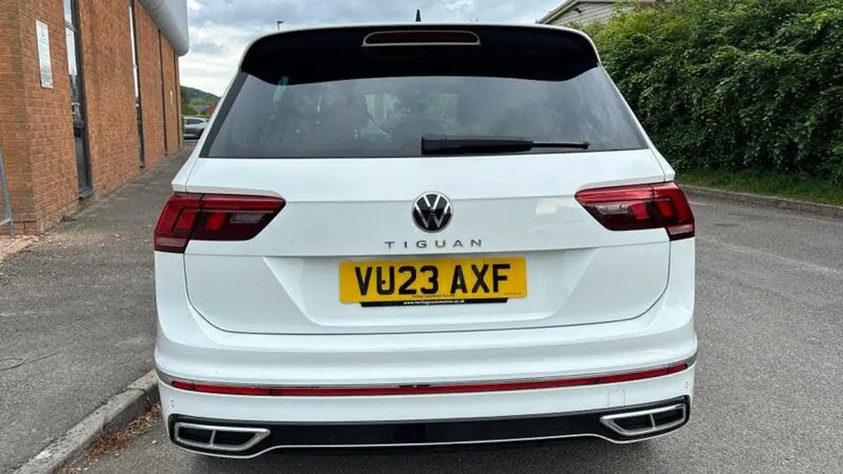 2023-volkswagen-tiguan-15-tsi-r-line-big-11