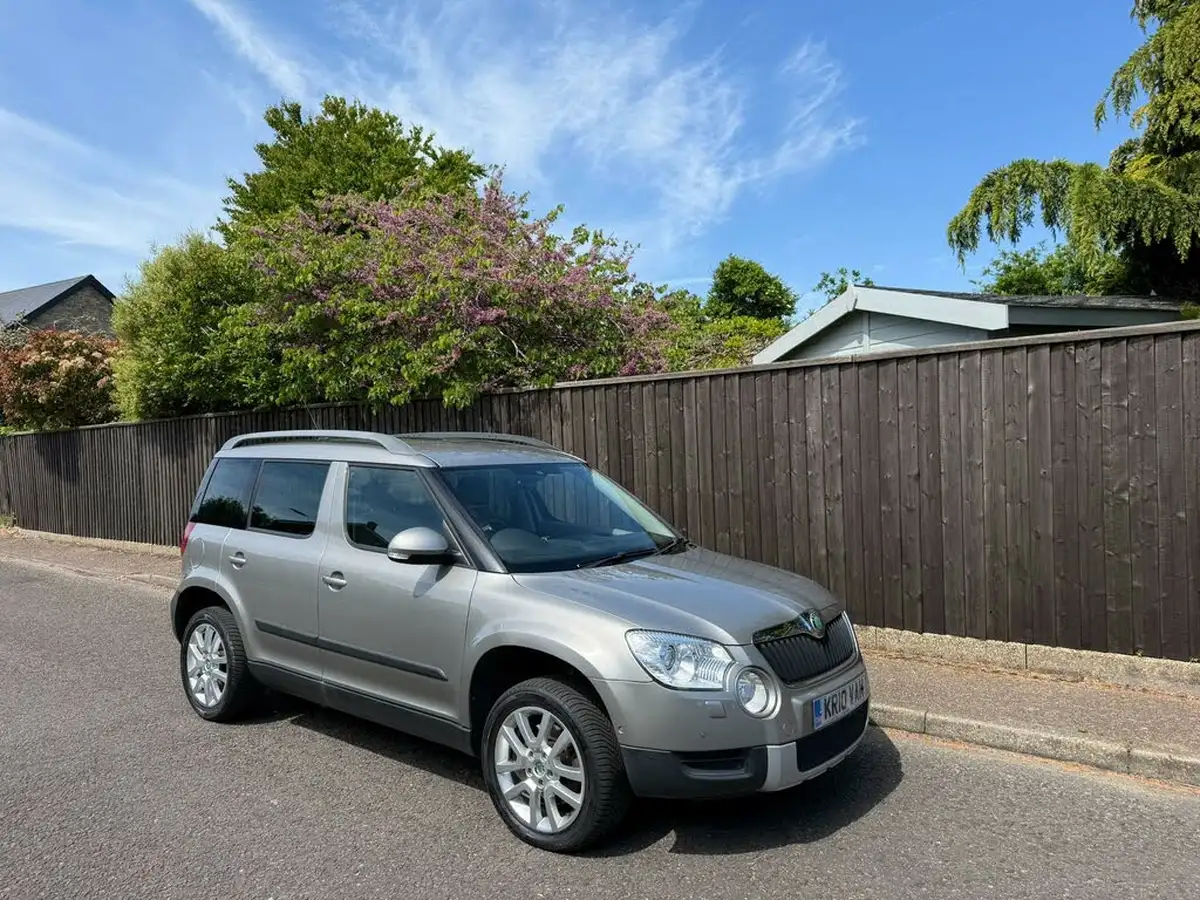 2010-skoda-yeti-20td-elegance-172ps-4x4-big-3