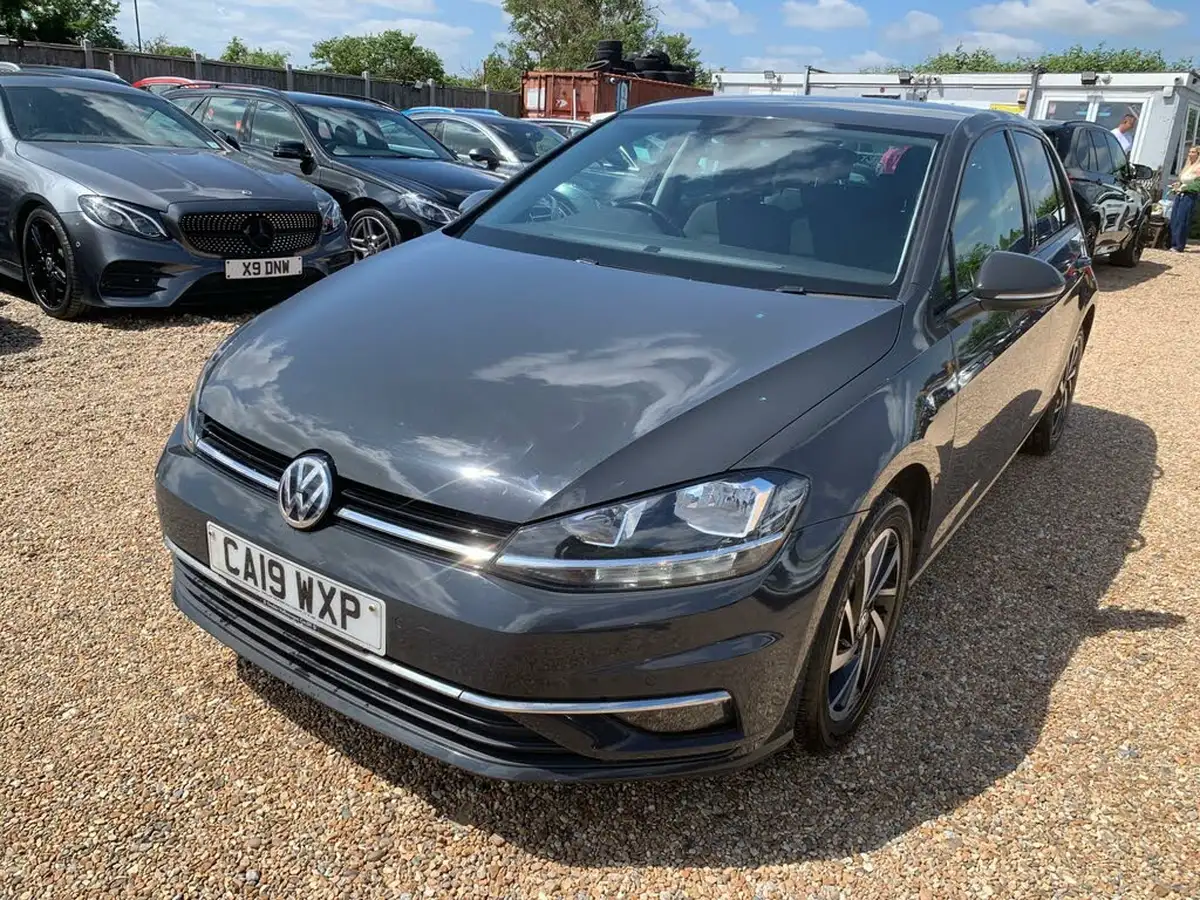 2019-volkswagen-golf-16tdi-match-hatchback-5d-dsg-big-2