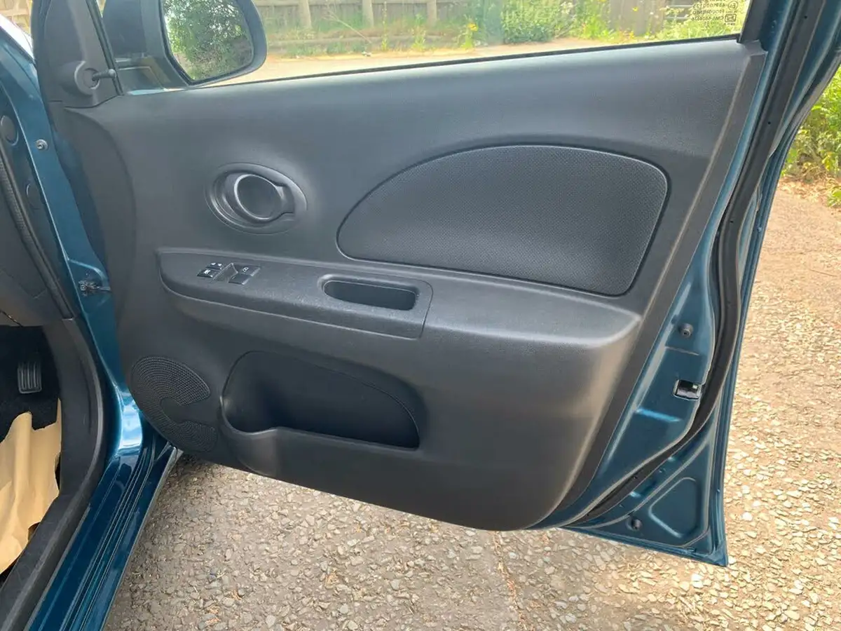 2017-nissan-micra-12-vibe-big-26