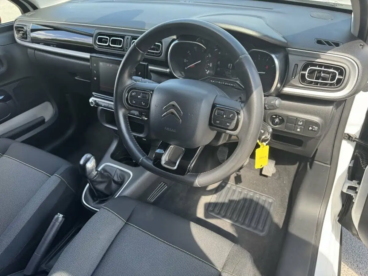 2017-citroen-c3-16bluehdi-flair-big-10