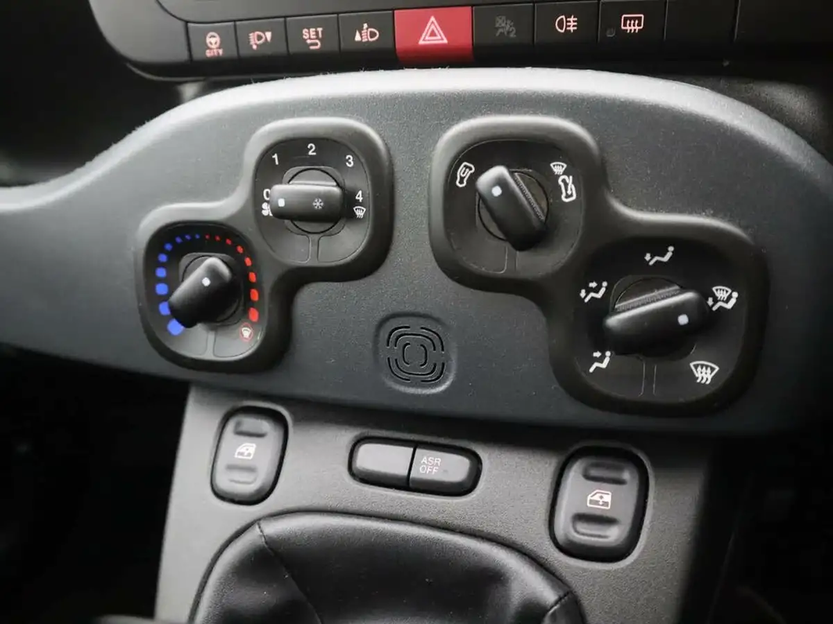 2018-fiat-panda-12-easy-big-26