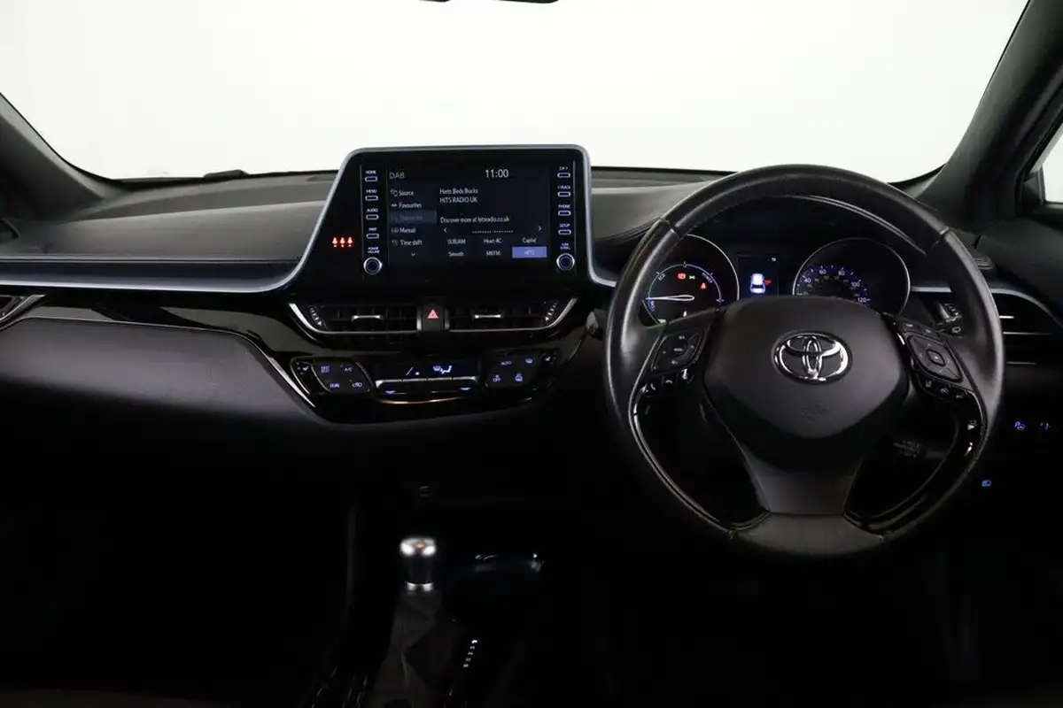 2021-toyota-c-hr-18-vvt-i-design-big-13