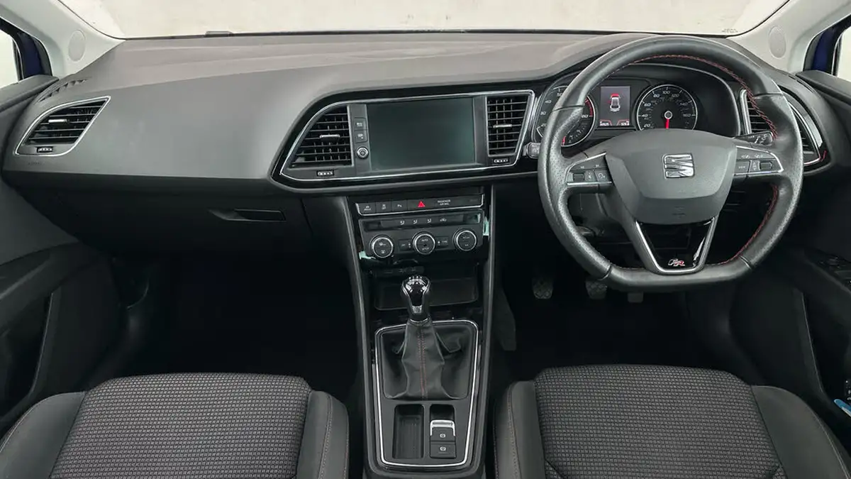 2020-seat-leon-15-tsi-evo-fr-black-edition-150ps-hatchback-big-14