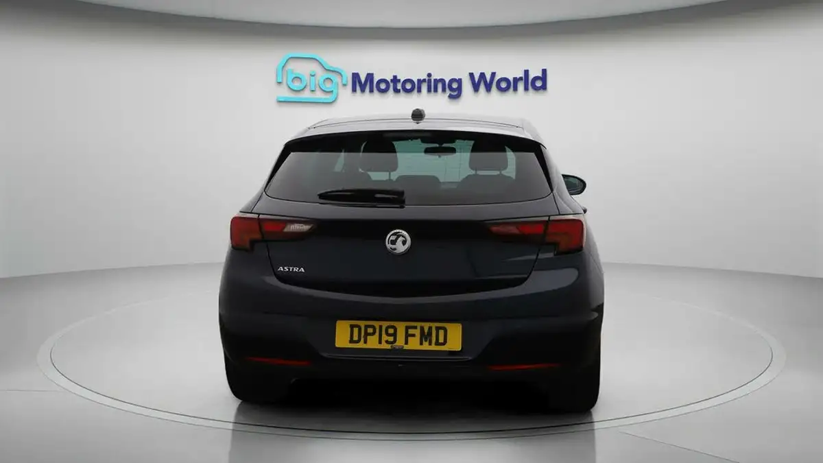 2019-vauxhall-astra-14i-16v-turbo-tech-line-nav-125ps-ss-hatchback-big-6