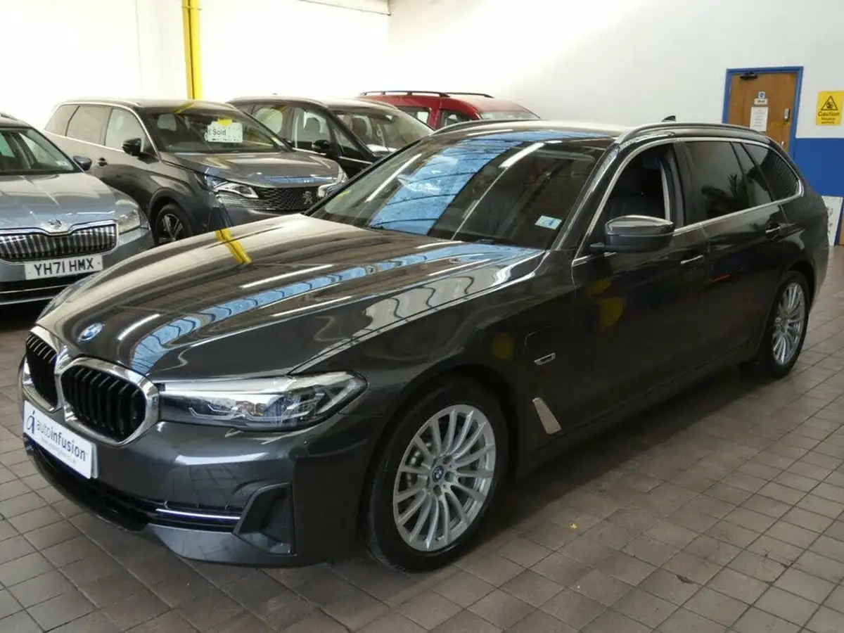 2022-bmw-5-series-20-530e-se-touring-5d-big-5