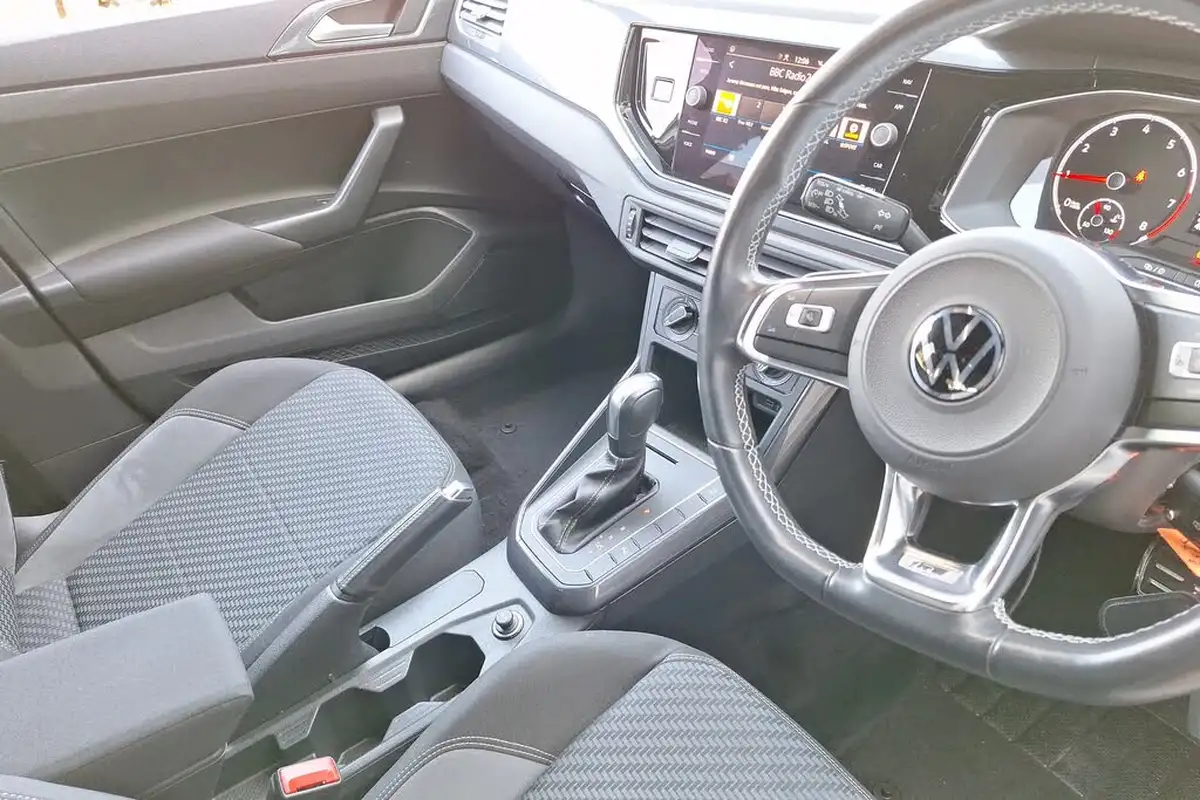 2021-volkswagen-polo-10-tsi-r-line-110ps-dsg-big-11