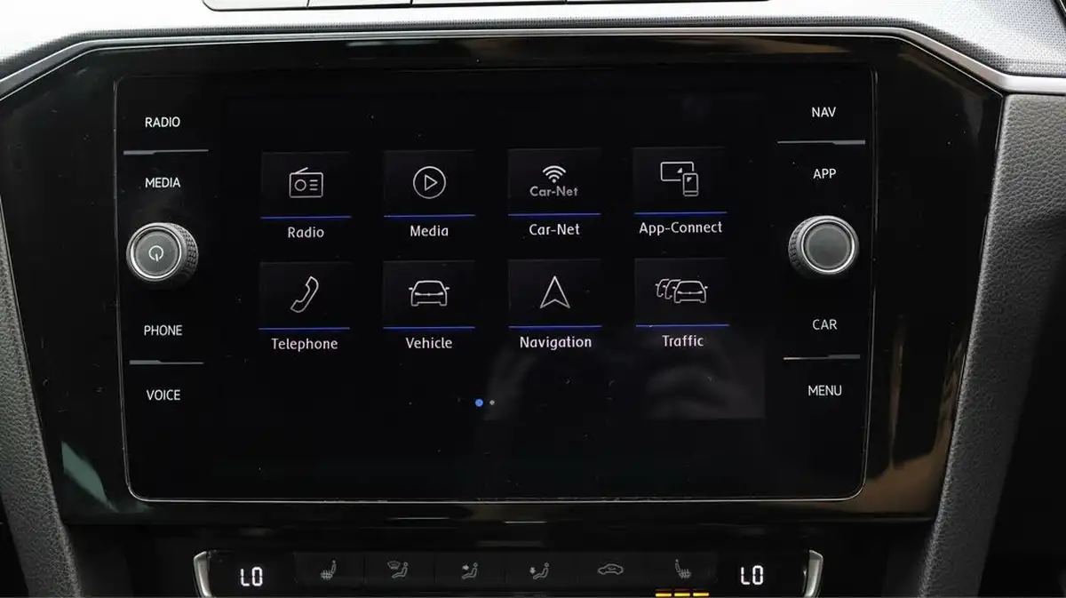 2018-volkswagen-passat-20tdi-r-line-150ps-ss-estate-5d-dsg-big-10