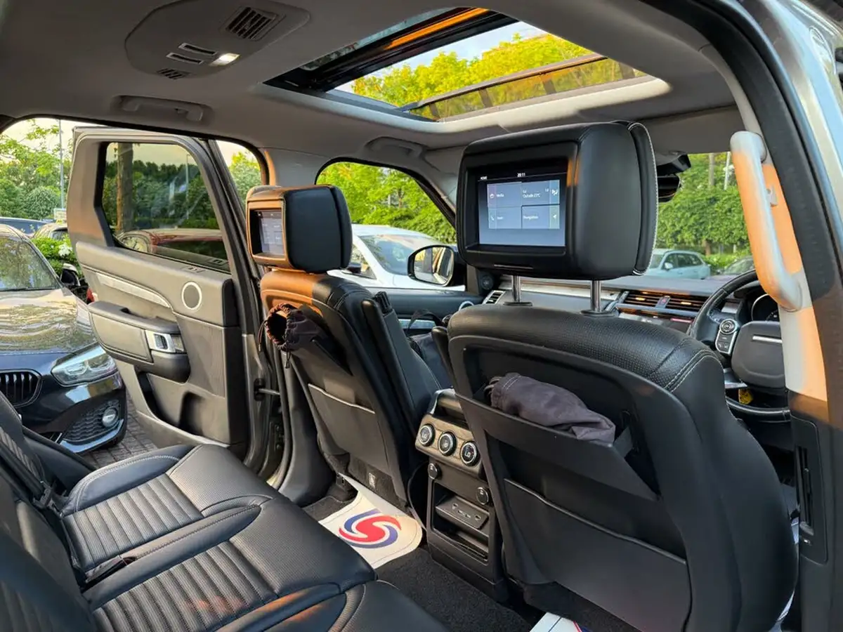 2017-land-rover-discovery-30td6-first-edition-big-1