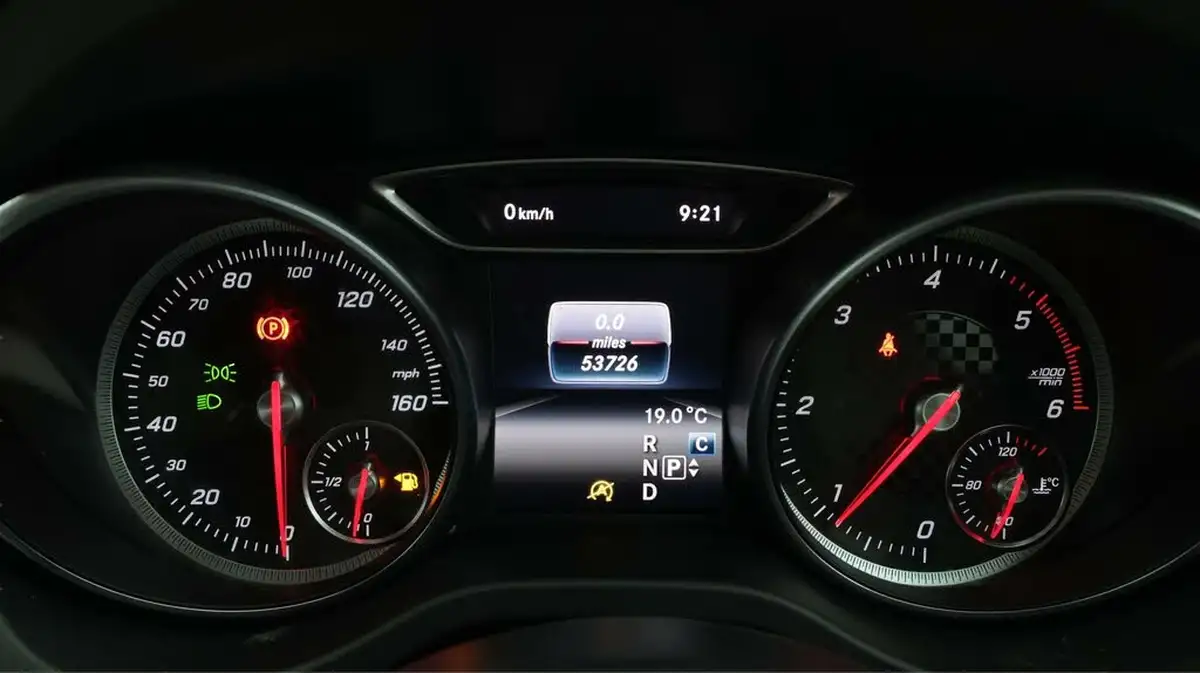 2018-mercedes-benz-a-class-15d-a180d-sport-109ps-executivess-hatchback-5d-7g-dct-big-10